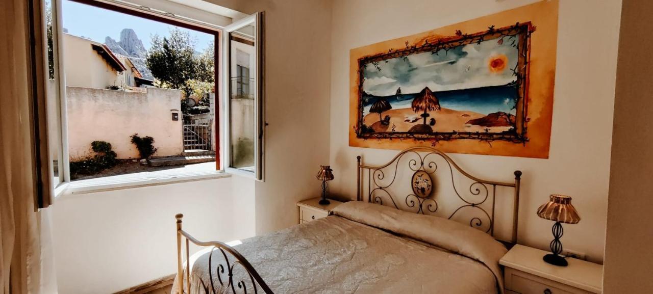 Bed and Breakfast La Porta Sulla Costa à San Pantaleo Extérieur photo