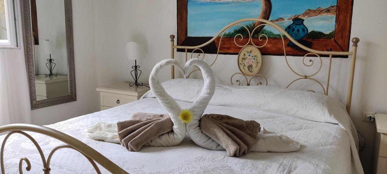 Bed and Breakfast La Porta Sulla Costa à San Pantaleo Extérieur photo