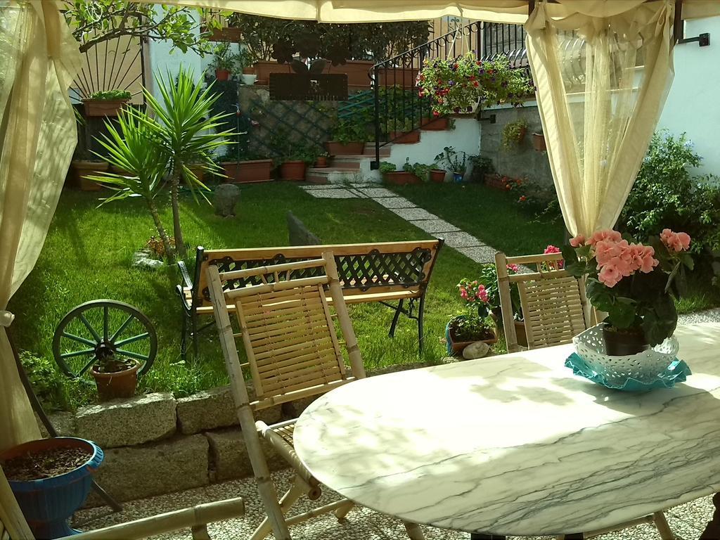 Bed and Breakfast La Porta Sulla Costa à San Pantaleo Extérieur photo
